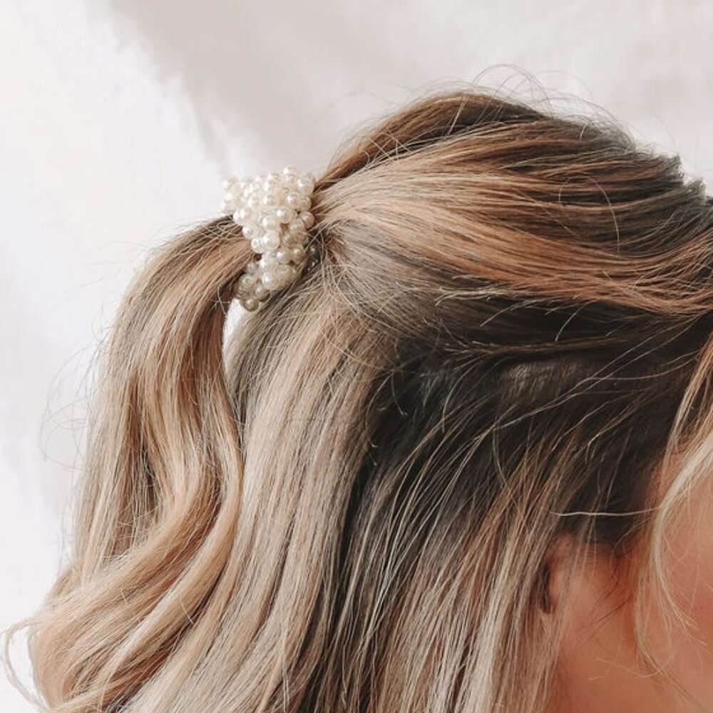 Lulus So Royal White Pearl Ponytail Holder
